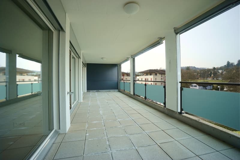Appartamento di 3.5 locali curato al 2° piano in posizione centrale con balcone e vista panoramica (8)