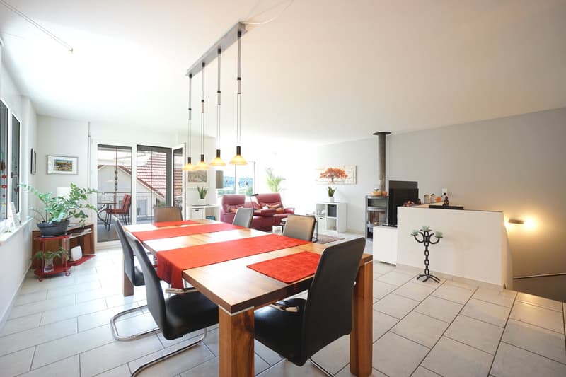 Appartement-maisonnette de 4,5 pièces entretenu dans une commune attrayante et avantageuse sur le plan fiscal (2)