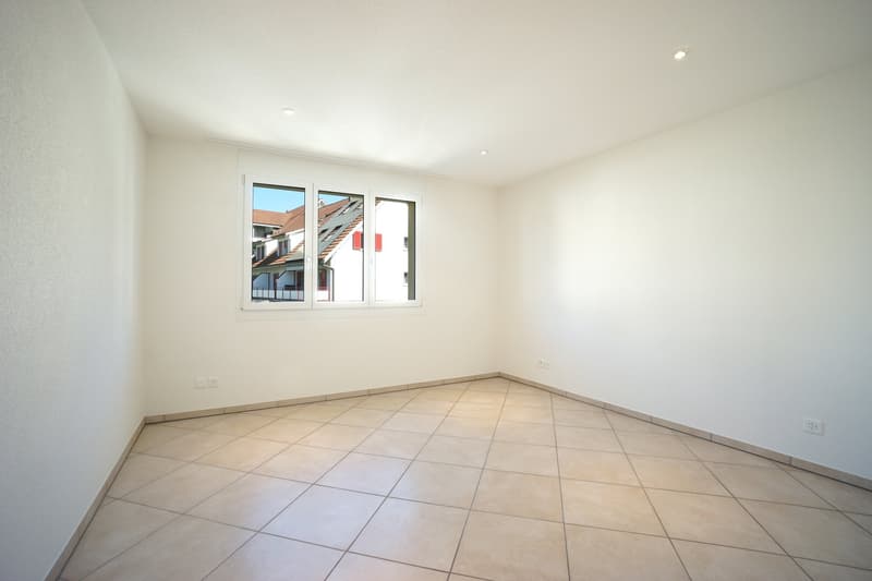 Schöne 5.5-Zimmerwohnung im 1. OG mit Balkon, Kellerabteil und zwei Parkplätzen (7)