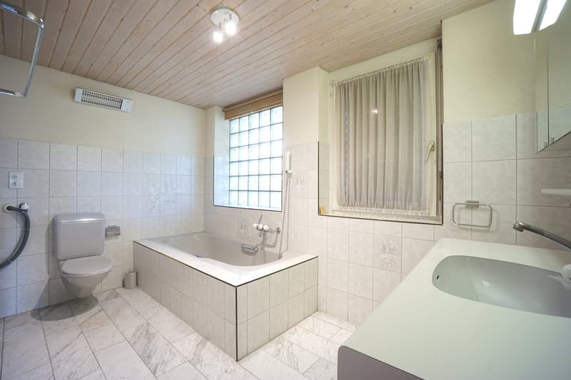 Freistehendes 4.5-Zimmer-Einfamilienhaus in ländlicher Idylle mit Aus- und Umbaupotential! (11)