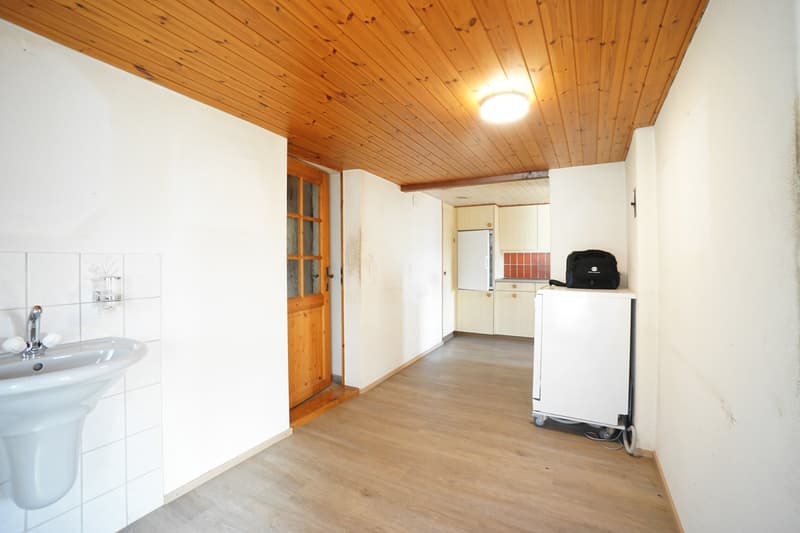 Freistehendes 4.5-Zimmer-Einfamilienhaus in ländlicher Idylle mit Aus- und Umbaupotential! (9)