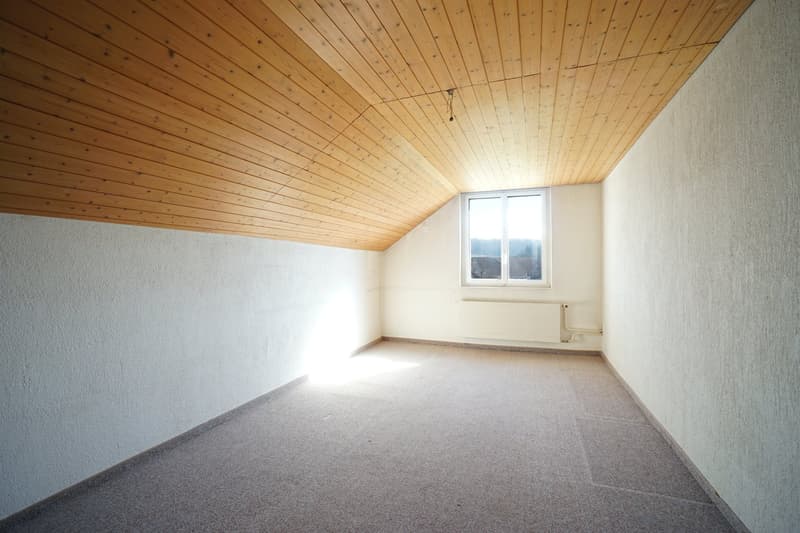 Freistehendes 4.5-Zimmer-Einfamilienhaus in ländlicher Idylle mit Aus- und Umbaupotential! (14)