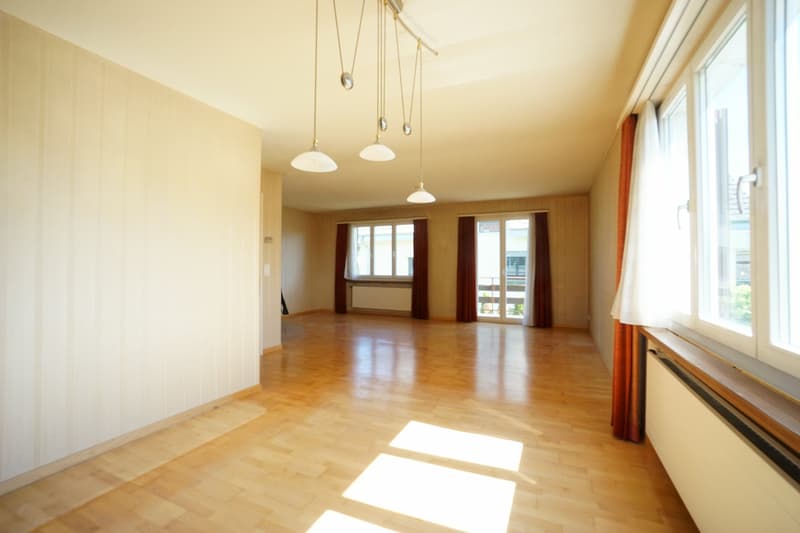 Gemütliches 6.5-Zimmer-Einfamilienhaus an sonniger Lage mit Aus- und Umbaupotenzial (4)