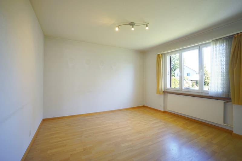 Gemütliches 6.5-Zimmer-Einfamilienhaus an sonniger Lage mit Aus- und Umbaupotenzial (9)