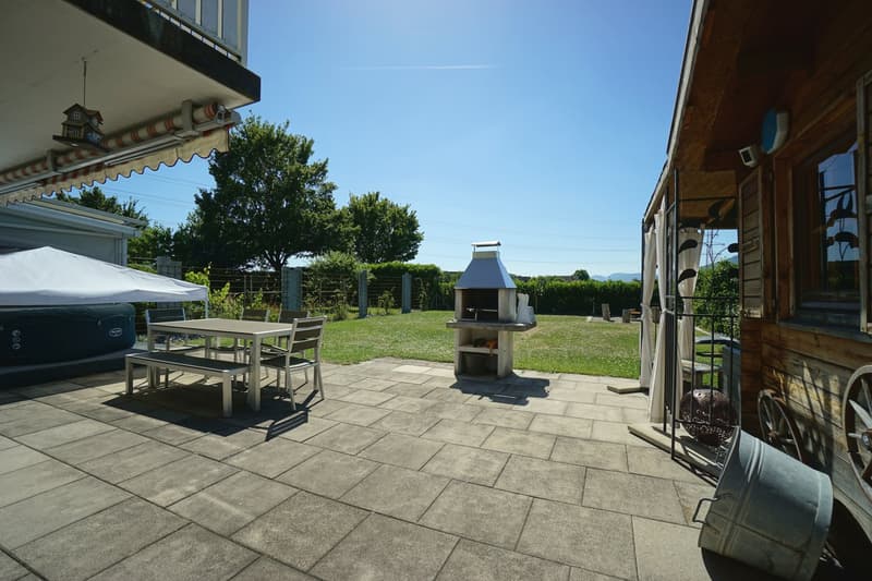 Sonniges 5.5-Zi. Doppeleinfamilienhaus mit grosszügigem Garten, Hobbyraum und Garage (7)