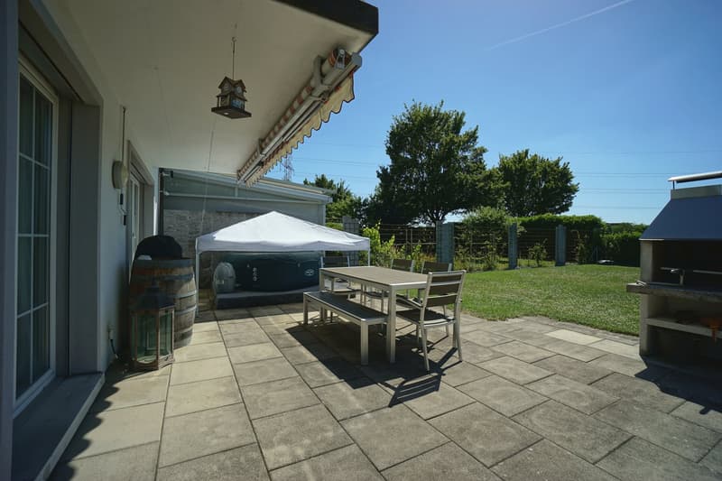 Sonniges 5.5-Zi. Doppeleinfamilienhaus mit grosszügigem Garten, Hobbyraum und Garage (6)
