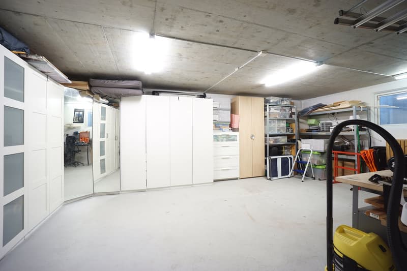 Sonniges 5.5-Zi. Doppeleinfamilienhaus mit grosszügigem Garten, Hobbyraum und Garage (24)