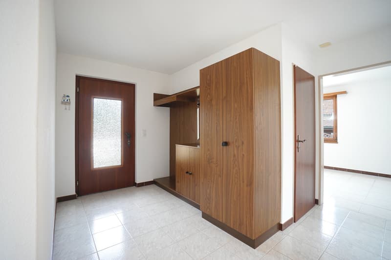 Freistehendes 5.5-Zimmer Einfamilienhaus mit vielseitigem Um- und Ausbaupotenzial (11)