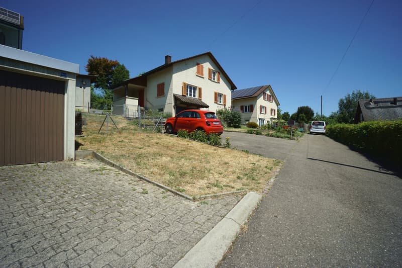 Freistehendes 6-Zimmer-Einfamilienhaus in familienfreundlichem Quartier, an sonniger Lage (3)