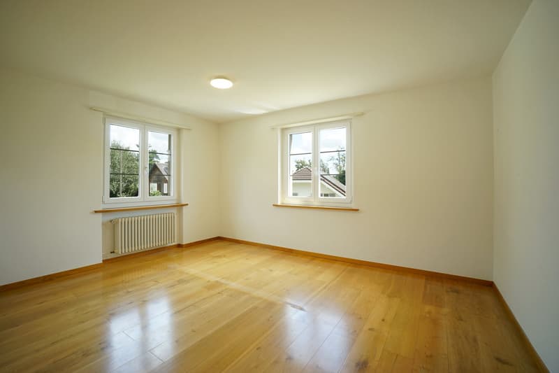 Freistehendes 6-Zimmer-Einfamilienhaus in familienfreundlichem Quartier, an sonniger Lage (12)