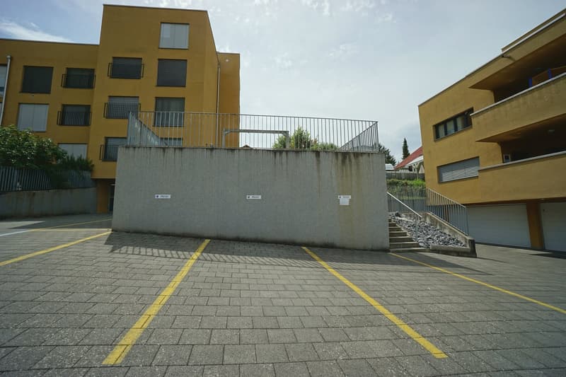 Stilvolle 4.5-Zimmerwohnung im 2. OG mit lichtdurchfluteten Räumen und sonniger Loggia (13)