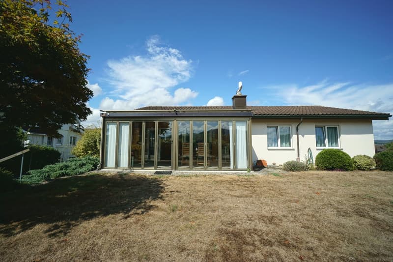 Idyllisches 5.5 Zimmer-Einfamilienhaus im Bungalow-Stil mit Doppelgarage und Wintergarten (13)