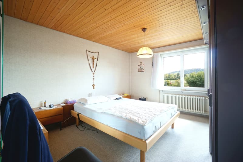 Idyllisches 5.5 Zimmer-Einfamilienhaus im Bungalow-Stil mit Doppelgarage und Wintergarten (7)