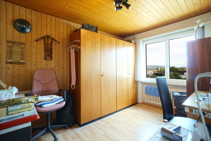 Idyllisches 5.5 Zimmer-Einfamilienhaus im Bungalow-Stil mit Doppelgarage und Wintergarten (11)