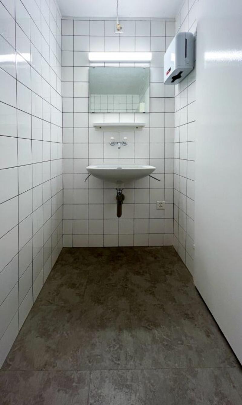 separates WC