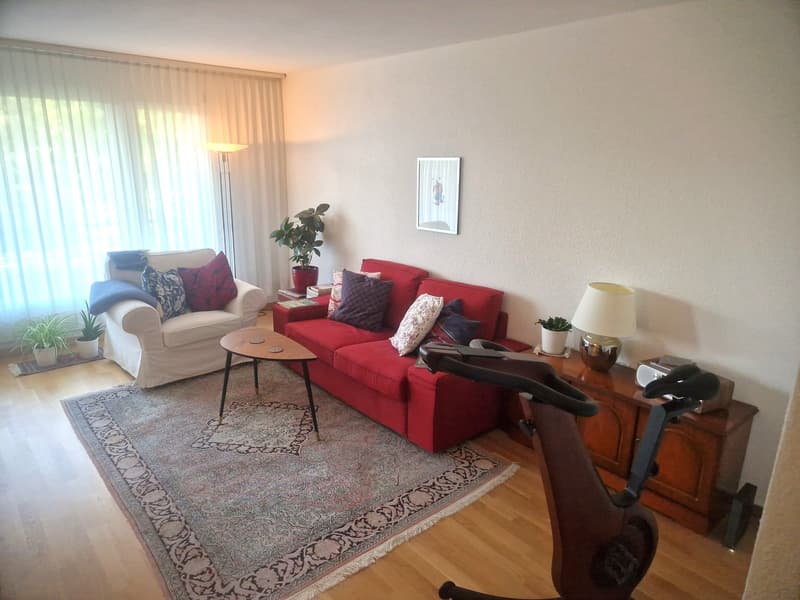 Helle 3.5-Zimmer-Wohnung mit Balkon in ruhiger Lage in Ittigen (2)