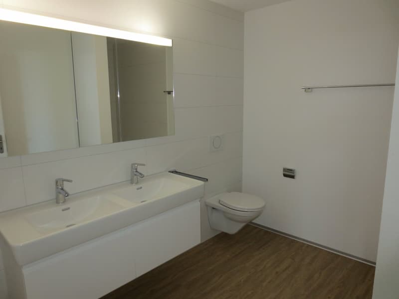 4 1/2 Zimmer-Wohnung mit grossem Balkon (2)