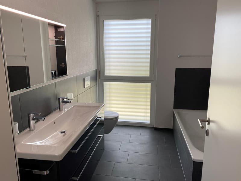 Badezimmer mit Badewanne
