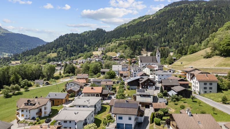 Zweitwohnsitz 5.5 Zimmer EFH - CASA DIL CLAVAU VEGL- in Schluein GR (5)