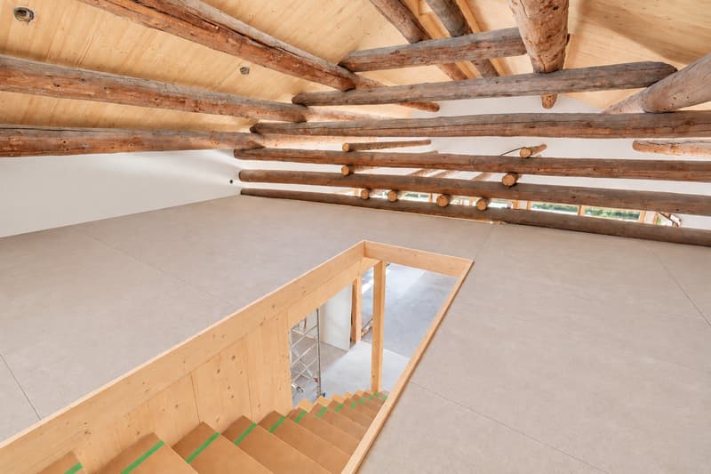 Offene Galerie mit Blick Wohnzimmer