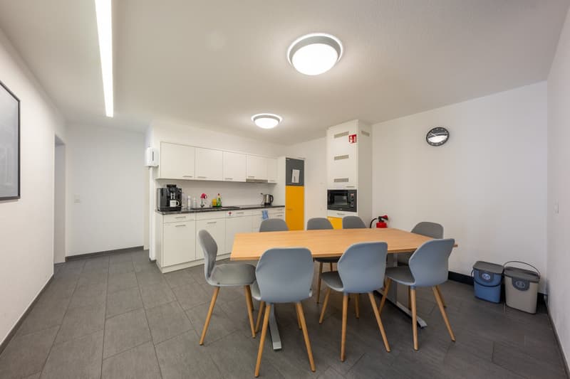 Geräumiges 7-Zimmer-Büro im 2. OG in Visp – ab November 2026 zu vermieten (8)