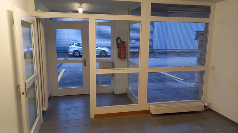 Büro oder Praxisräume an zentraler Lage, sowie Archiv und Lagerräume (3)
