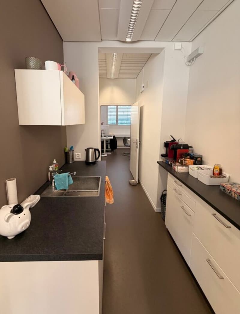 89 m2 office space in prime location, right in the heart of Lyss! (6)