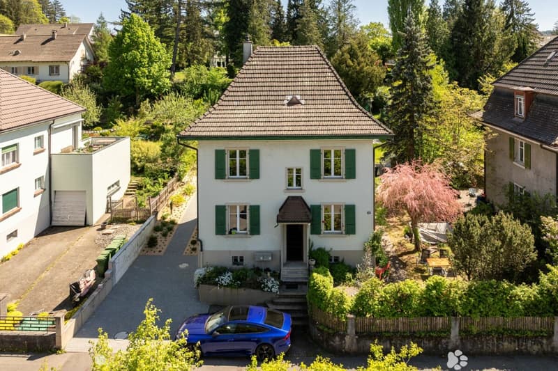 Zweifamilienhaus mit Mansarde im Lindenquartier (3)