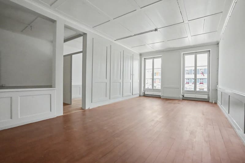 Stilvolle 4.5-Zimmer-Altbauwohnung im Aarberger Stedtli! (2)