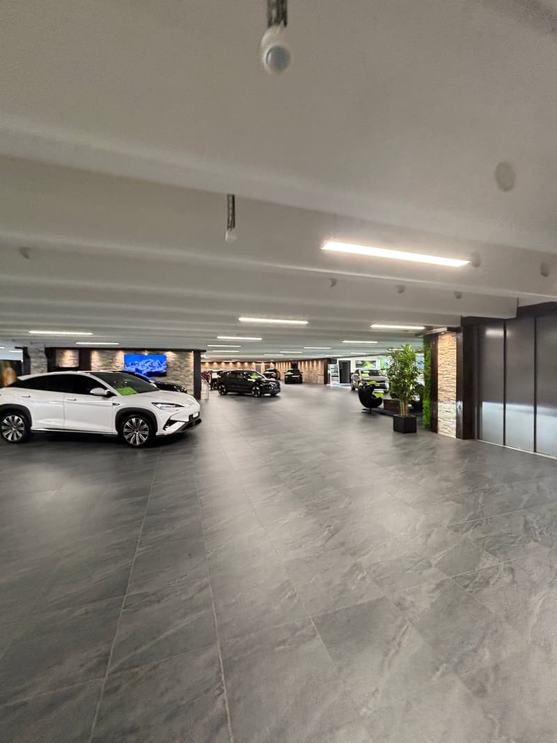 Espace commercial spacieux à louer dans un emplacement idéal à Vogels Offroads à Lyssach (14)