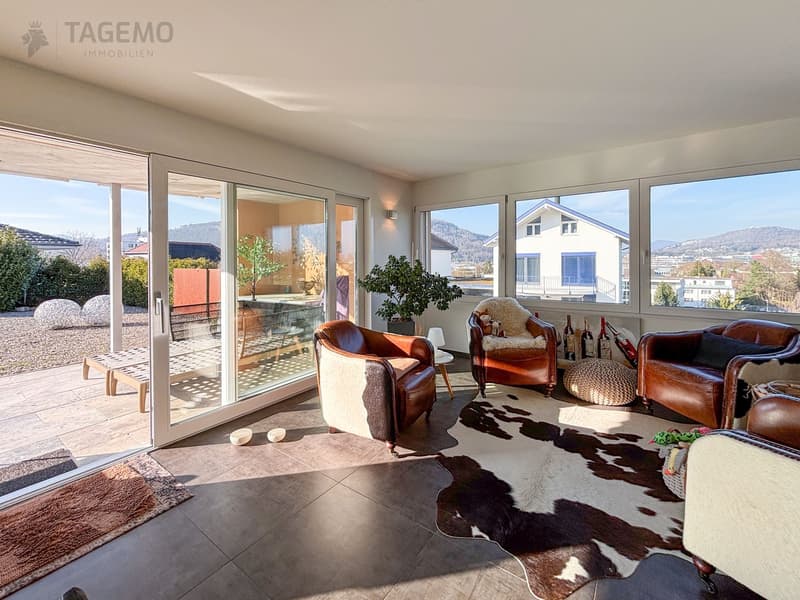 Modern & Aussergewöhnlich mit 290m2 Nutzfläche, gepflegte Gartenanlage mit Chromstahlpool (9)