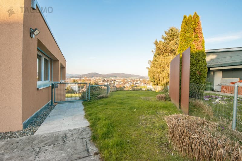 Modern & Aussergewöhnlich mit 290m2 Nutzfläche, gepflegte Gartenanlage mit Chromstahlpool (12)