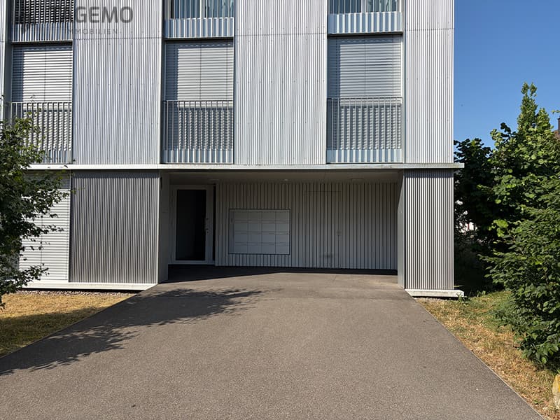 Mehr als eine gewöhnliche Attikawohnung – mit hochwertig ausgebauter Loggia und wertvollen Extras. (15)