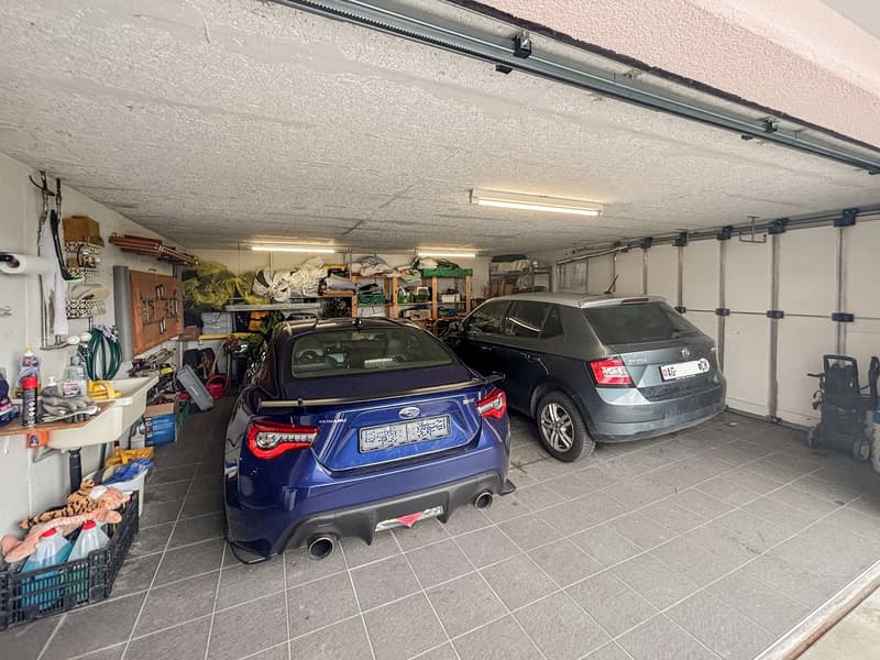 Grosszügiges 6.5-Zimmer-Einfamilienhaus mit Kamin in Top-Lage (24)