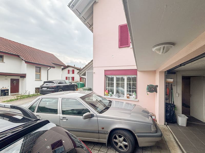 Grosszügiges 6.5-Zimmer-Einfamilienhaus mit Kamin in Top-Lage (25)