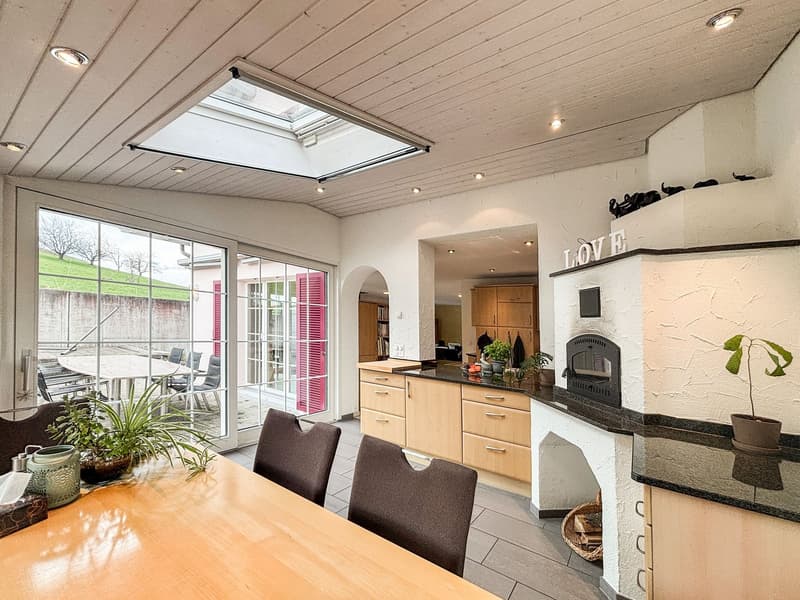 Grosszügiges 6.5-Zimmer-Einfamilienhaus mit Kamin in Top-Lage (13)