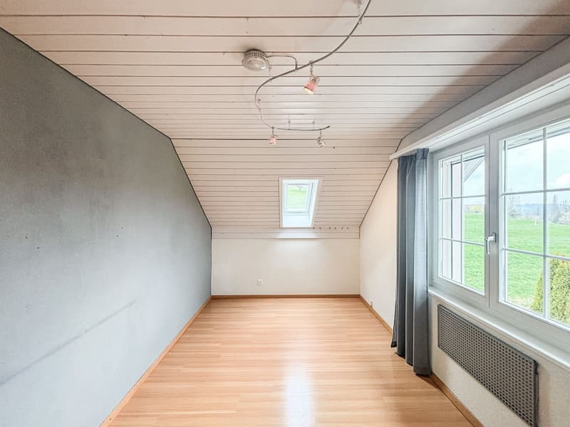 Grosszügiges 6.5-Zimmer-Einfamilienhaus mit Kamin in Top-Lage (18)