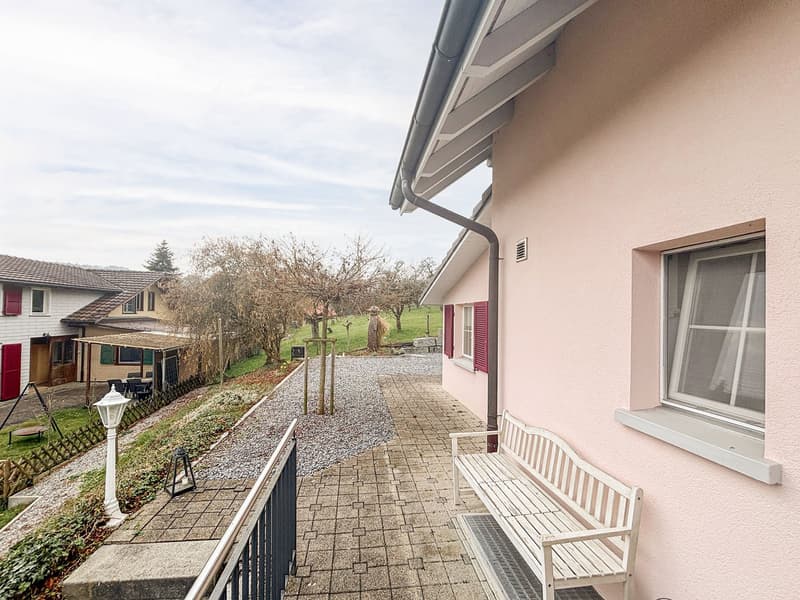 Grosszügiges 6.5-Zimmer-Einfamilienhaus mit Kamin in Top-Lage (26)