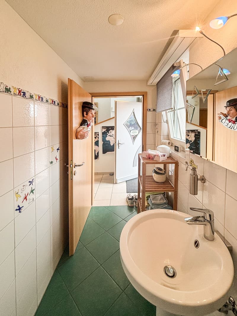 Grosszügiges 6.5-Zimmer-Einfamilienhaus mit Kamin in Top-Lage (7)