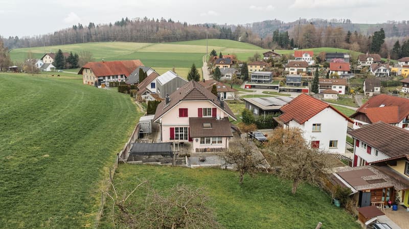 Angrenzend an die Landwirtschaftszone, ganztags besonnt an gesuchter Lage