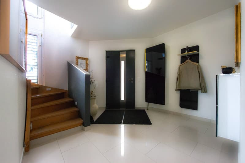 Eleganz, Licht und Wohnqualität auf hohem Niveau mit Stil und Ruhe. (3)