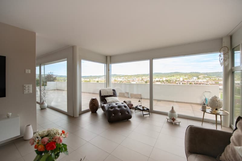 Grosszügiges 6.5-Zimmer-Einfamilienhaus mit Panorama-Terrasse in Strengelbach (3)