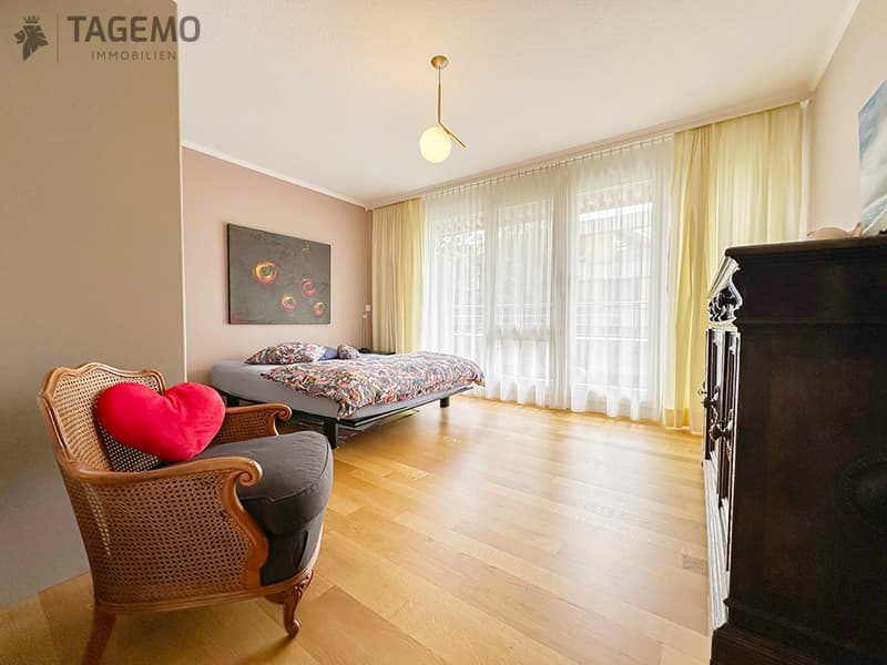 2 Gehminuten zum See. 100 m² Terrasse. Eine seltene Kombination. (11)