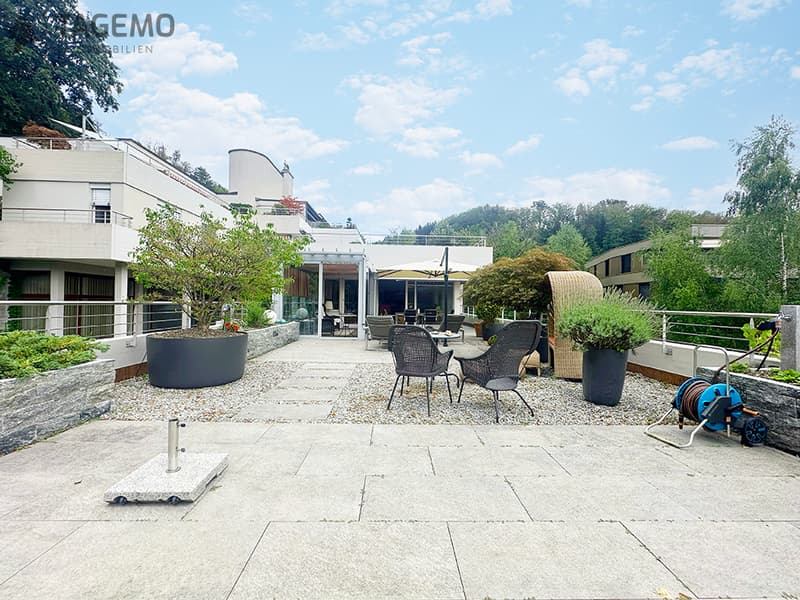 2 Gehminuten zum See. 100 m² Terrasse. Eine seltene Kombination. (18)