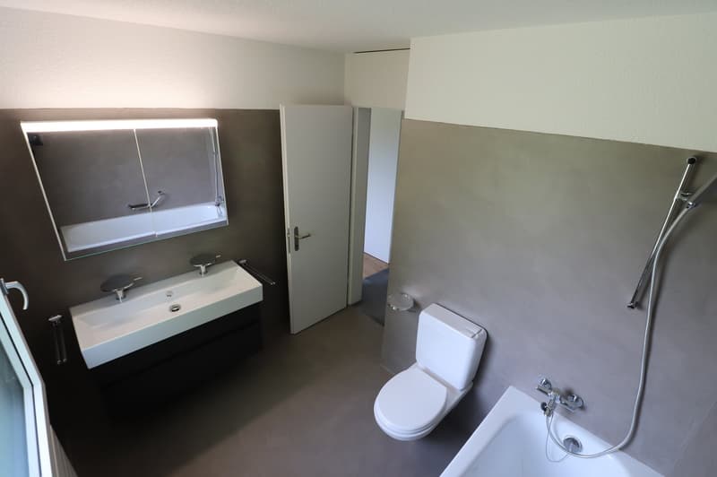 Frisch sanierte 4.5 -Zimmer-Wohnung mit Einstellhallenplatz, Bastelraum- und Kellerabteil (15)