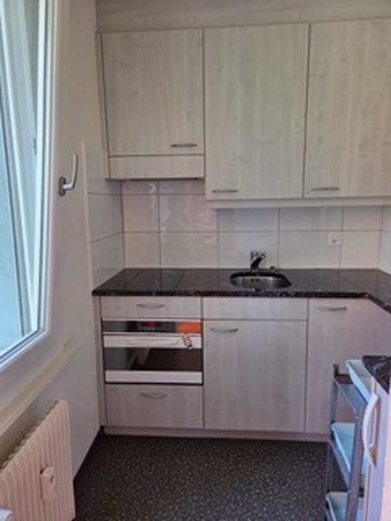 schöne 1.5 - Zimmerwohnung mit Balkon (2)