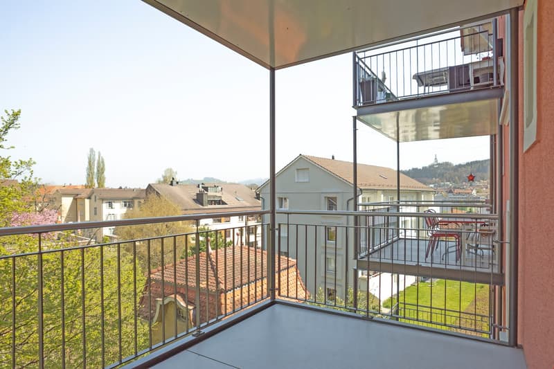 Geräumige, ruhige und renovierte Altbauwohnung mit Balkon (5)