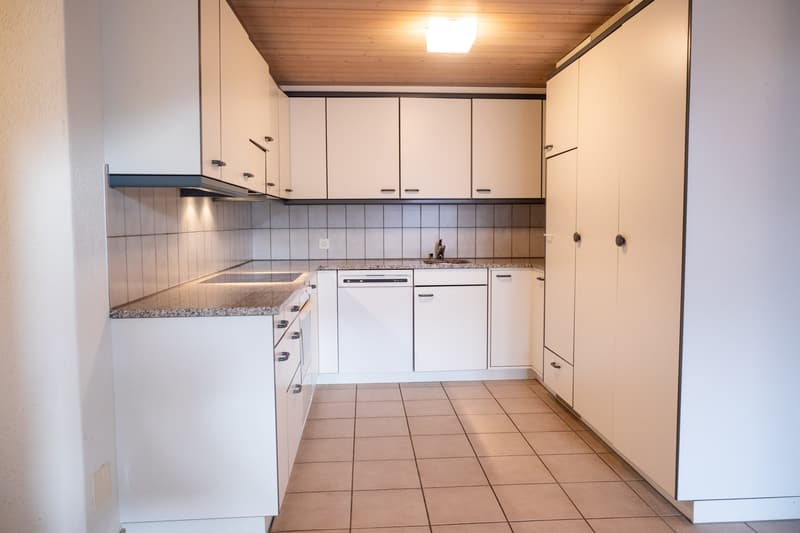 schöne 2.5-Zi. Wohnung im Dachgeschoss in Lützelflüh zu vermieten (2)