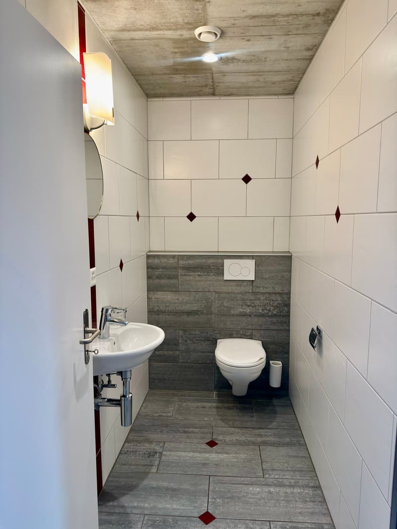 Einzigartige 2.5-Zimmer-Wohnung (99m2) im Herzen von Laupen (BE) (9)