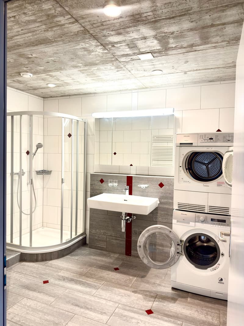 Einzigartige 2.5-Zimmer-Wohnung (99m2) im Herzen von Laupen (BE) (7)